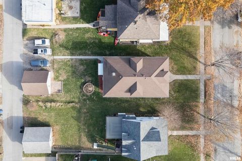 Tiny photo for 1118 W 15TH Street, Davenport, IA 52804 (MLS # QC4269457)