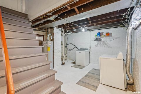 Tiny photo for 1118 W 15TH Street, Davenport, IA 52804 (MLS # QC4269457)