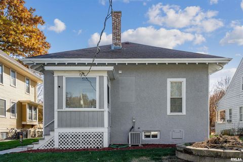 Tiny photo for 1118 W 15TH Street, Davenport, IA 52804 (MLS # QC4269457)