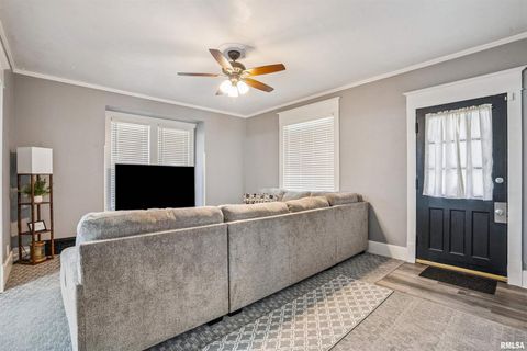 Tiny photo for 1118 W 15TH Street, Davenport, IA 52804 (MLS # QC4269457)