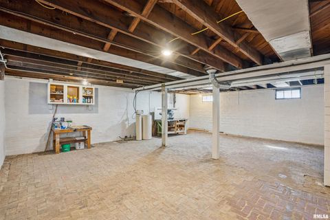 Tiny photo for 1118 W 15TH Street, Davenport, IA 52804 (MLS # QC4269457)