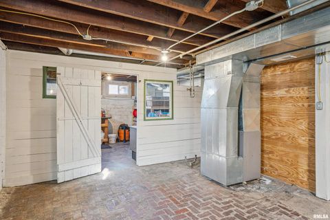 Tiny photo for 1118 W 15TH Street, Davenport, IA 52804 (MLS # QC4269457)