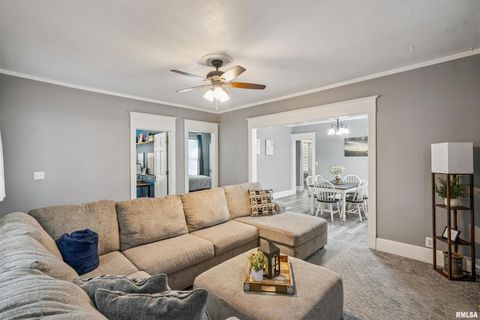 Tiny photo for 1118 W 15TH Street, Davenport, IA 52804 (MLS # QC4269457)