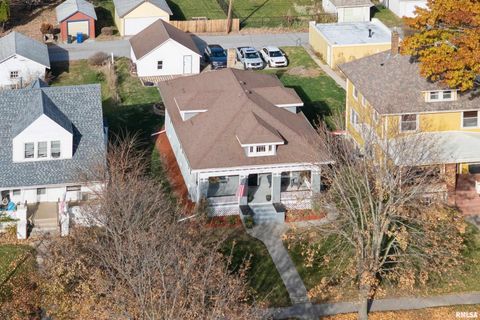 Tiny photo for 1118 W 15TH Street, Davenport, IA 52804 (MLS # QC4269457)