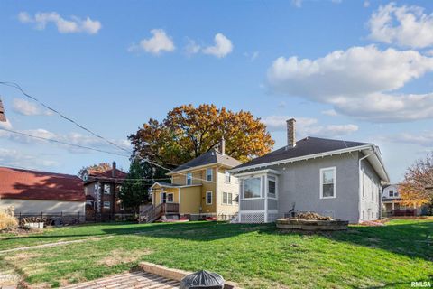 Tiny photo for 1118 W 15TH Street, Davenport, IA 52804 (MLS # QC4269457)