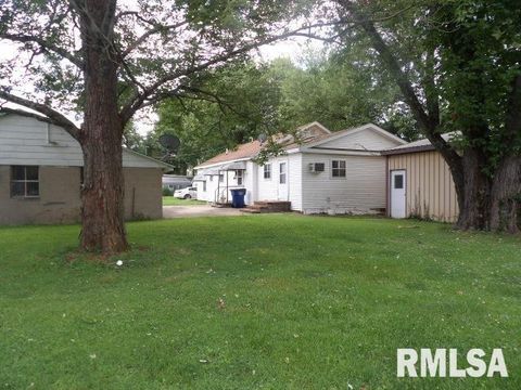 Tiny photo for 1509 E 4TH Street, West Frankfort, IL 62896 (MLS # EB458599)