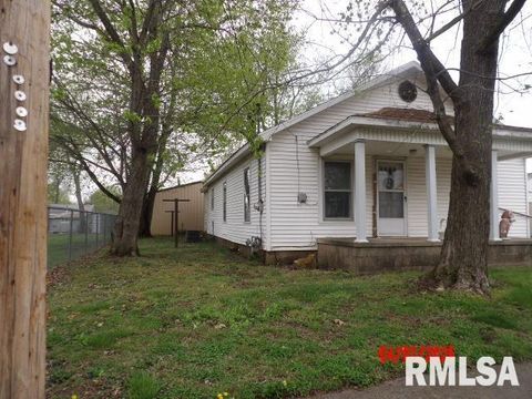 Tiny photo for 1509 E 4TH Street, West Frankfort, IL 62896 (MLS # EB458599)
