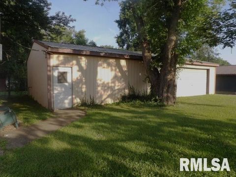Tiny photo for 1509 E 4TH Street, West Frankfort, IL 62896 (MLS # EB458599)