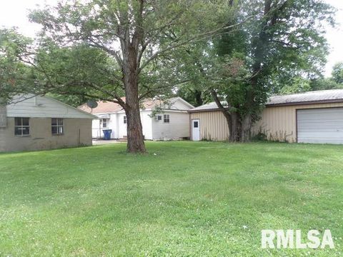 Tiny photo for 1509 E 4TH Street, West Frankfort, IL 62896 (MLS # EB458599)