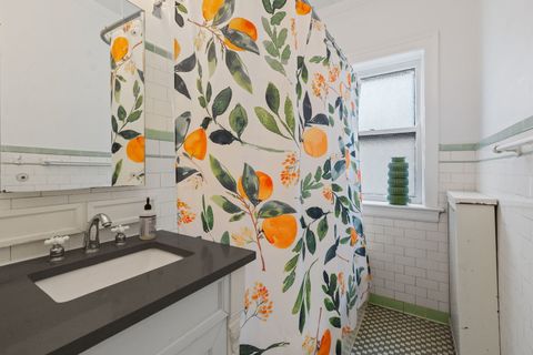 Tiny photo for 548 Sheridan Road #2N, Evanston, IL 60202 (MLS # 12498590)