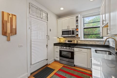 Tiny photo for 548 Sheridan Road #2N, Evanston, IL 60202 (MLS # 12498590)