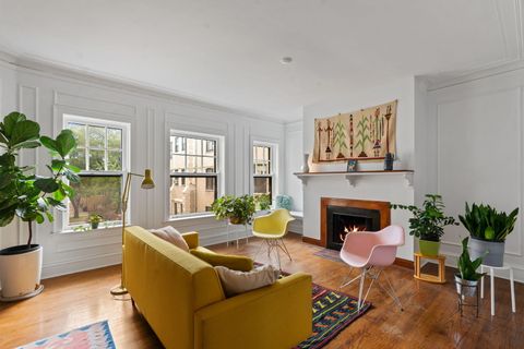 Tiny photo for 548 Sheridan Road #2N, Evanston, IL 60202 (MLS # 12498590)