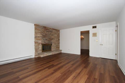 Tiny photo for 87 Lincolnshire Drive, Lincolnshire, IL 60069 (MLS # 12639185)