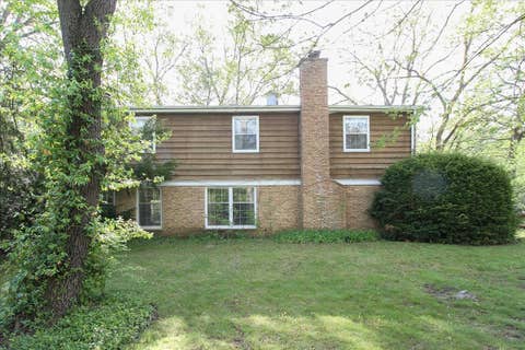 Tiny photo for 87 Lincolnshire Drive, Lincolnshire, IL 60069 (MLS # 12639185)