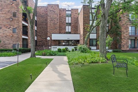 Photo of 3505 Lakeview Drive #204, Hazel Crest, IL 60429 (MLS # 12439877)