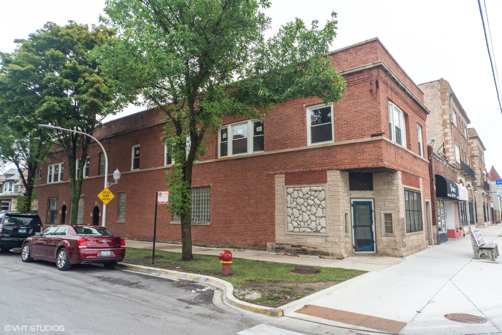 5256 W Chicago Avenue