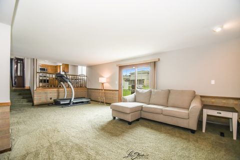 Tiny photo for 15524 Pine Road, Oak Forest, IL 60452 (MLS # 12471187)