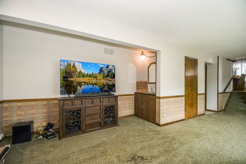 Tiny photo for 15524 Pine Road, Oak Forest, IL 60452 (MLS # 12471187)