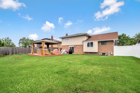 Tiny photo for 15524 Pine Road, Oak Forest, IL 60452 (MLS # 12471187)