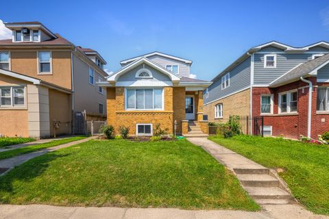 Photo of 4938 N Central Park Avenue, Chicago, IL 60625 (MLS # 12459729)
