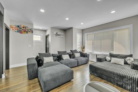 Tiny photo for 4938 N Central Park Avenue, Chicago, IL 60625 (MLS # 12459729)