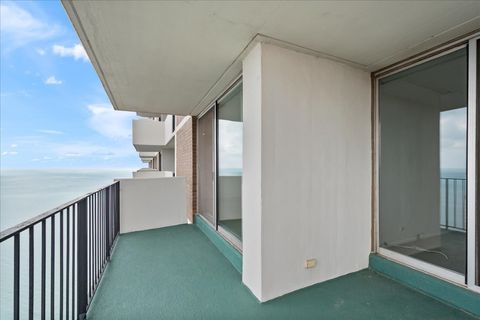 Tiny photo for 6033 N Sheridan Road #34M, Chicago, IL 60660 (MLS # 12577809)