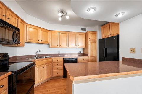 Tiny photo for 6033 N Sheridan Road #34M, Chicago, IL 60660 (MLS # 12577809)