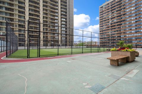 Tiny photo for 6033 N Sheridan Road #34M, Chicago, IL 60660 (MLS # 12577809)