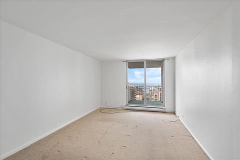 Tiny photo for 6033 N Sheridan Road #34M, Chicago, IL 60660 (MLS # 12577809)