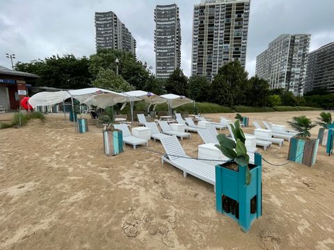 Tiny photo for 6033 N Sheridan Road #34M, Chicago, IL 60660 (MLS # 12577809)