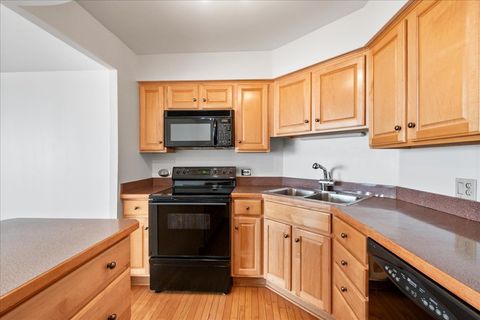Tiny photo for 6033 N Sheridan Road #34M, Chicago, IL 60660 (MLS # 12577809)