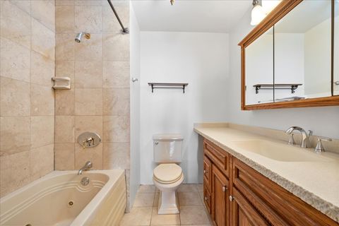 Tiny photo for 6033 N Sheridan Road #34M, Chicago, IL 60660 (MLS # 12577809)