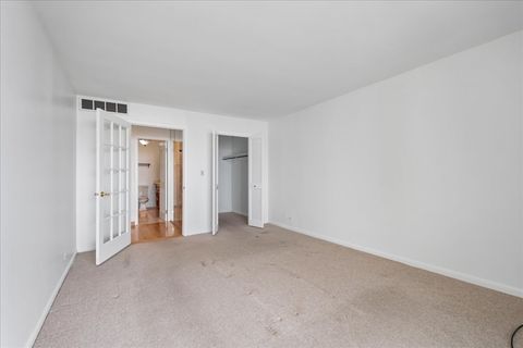 Tiny photo for 6033 N Sheridan Road #34M, Chicago, IL 60660 (MLS # 12577809)