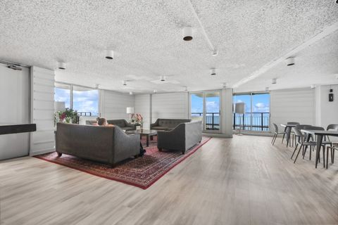 Tiny photo for 6033 N Sheridan Road #34M, Chicago, IL 60660 (MLS # 12577809)