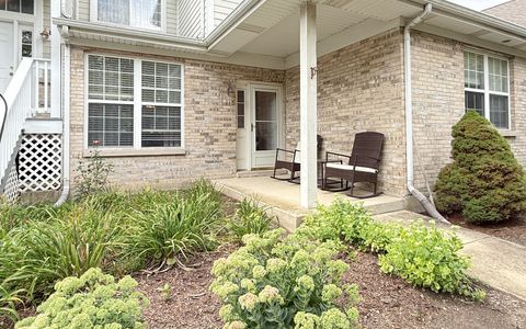 Photo of 115 Hillwood Place #115, Aurora, IL 60506 (MLS # 12457494)