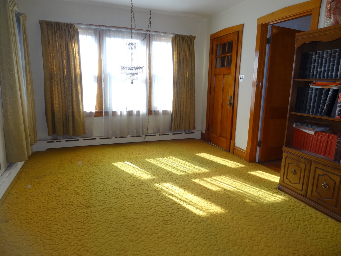 6934 W Oakdale Avenue