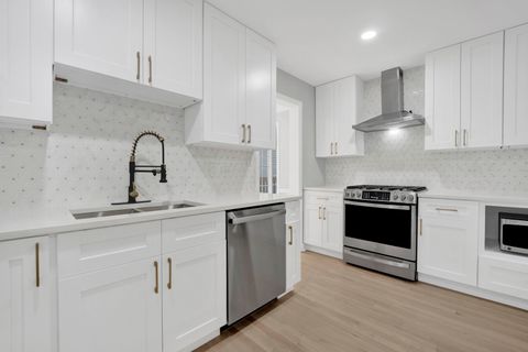 Tiny photo for 5701 Foxgate Lane, Hinsdale, IL 60521 (MLS # 12479441)