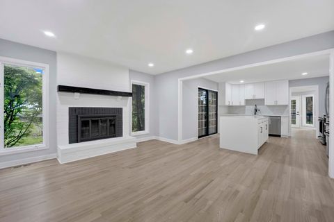 Tiny photo for 5701 Foxgate Lane, Hinsdale, IL 60521 (MLS # 12479441)