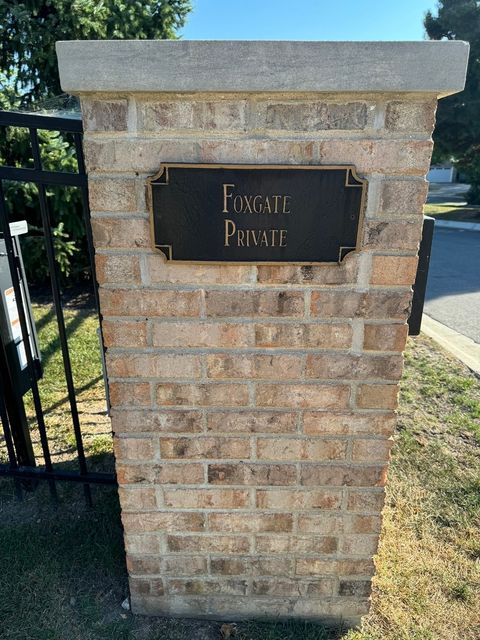 Tiny photo for 5701 Foxgate Lane, Hinsdale, IL 60521 (MLS # 12479441)