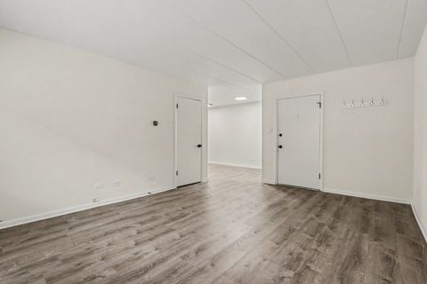 Tiny photo for 135 S Kenilworth Avenue #6, Oak Park, IL 60302 (MLS # 12629019)