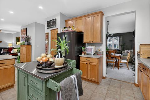 Tiny photo for 2721 Lansdale Avenue, Aurora, IL 60503 (MLS # 12580277)