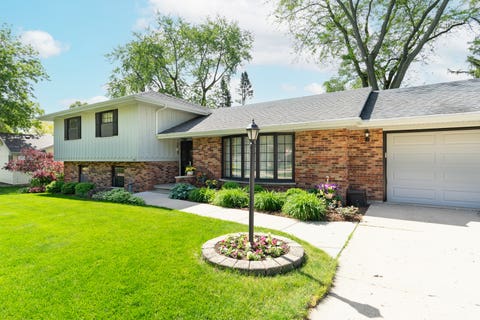 Tiny photo for 1505 Lakewood Drive, Mendota, IL 61342 (MLS # 12651078)