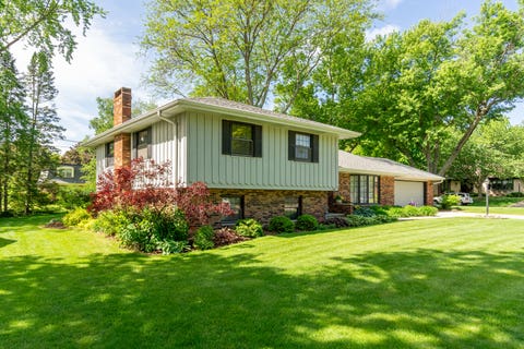 Tiny photo for 1505 Lakewood Drive, Mendota, IL 61342 (MLS # 12651078)