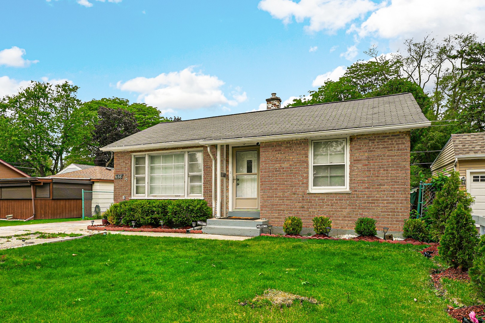 656 E Palatine Road