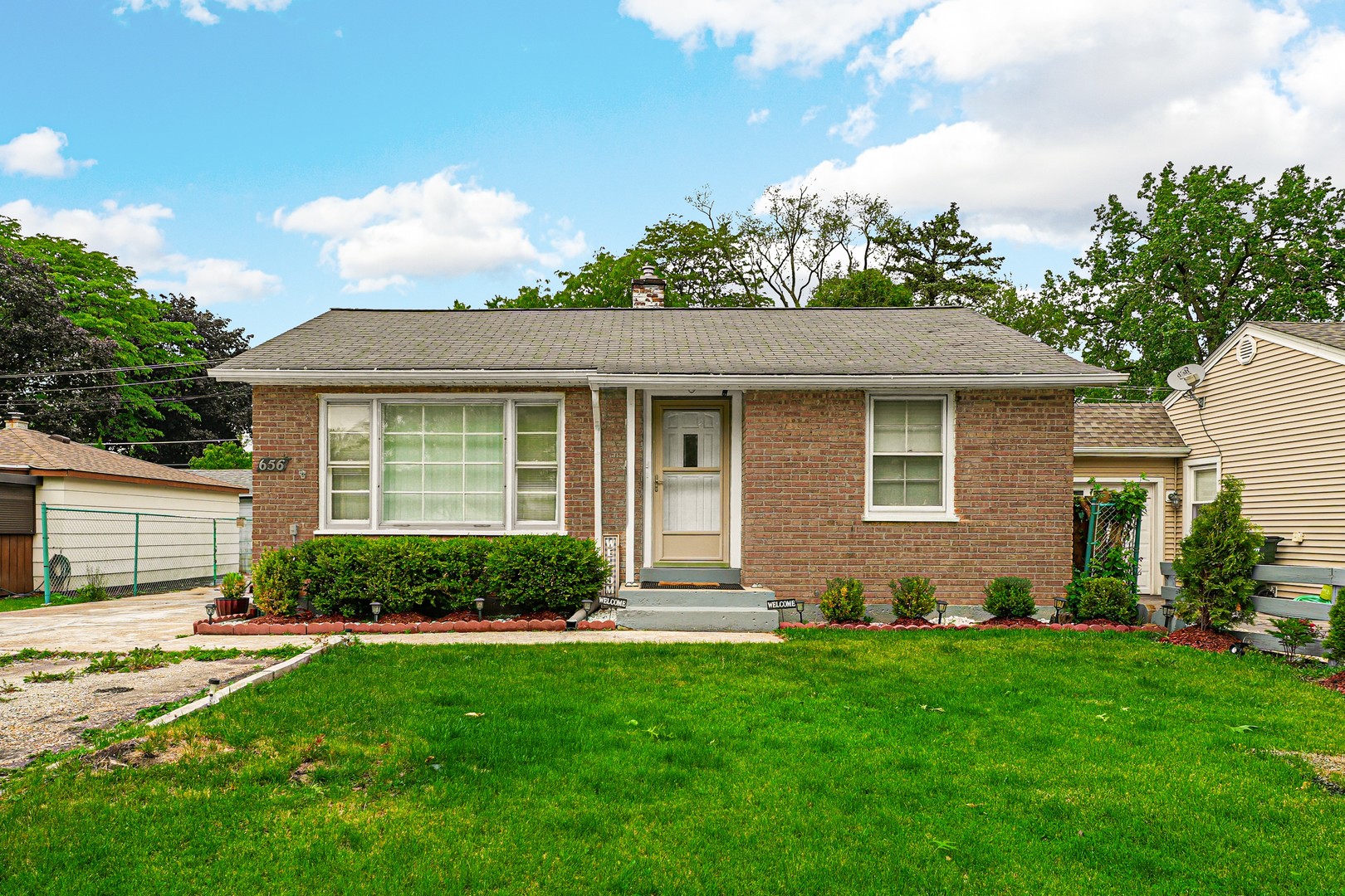 656 E Palatine Road
