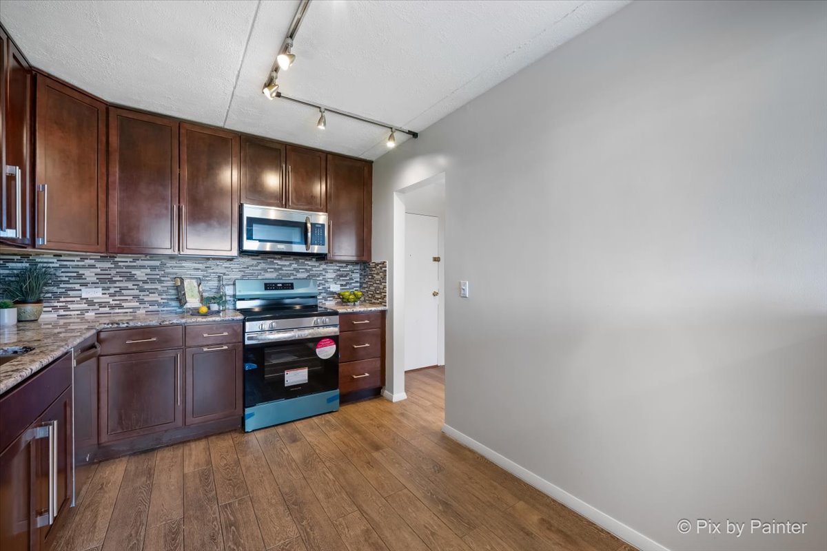 9078 HEATHWOOD Drive 5K