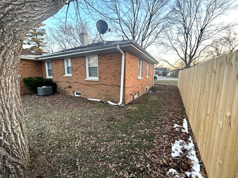 Tiny photo for 656 E 159th Place, South Holland, IL 60473 (MLS # 12562642)