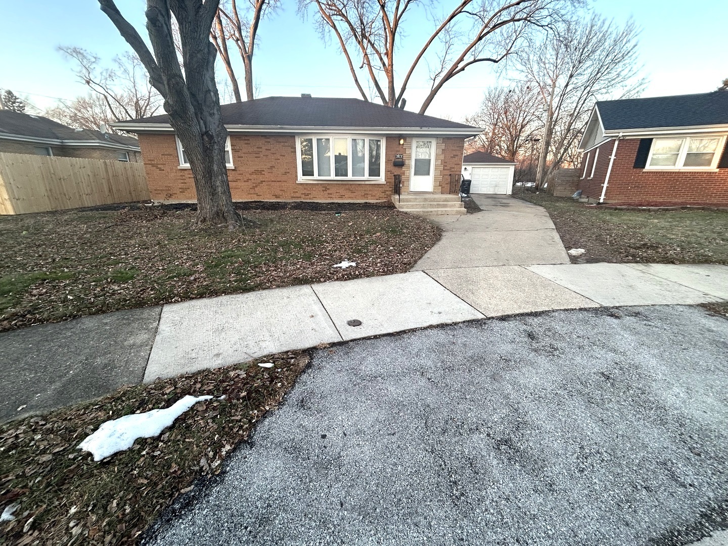 656 E 159th Place