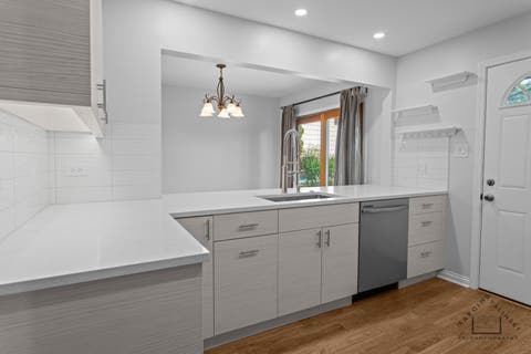 Tiny photo for 500 Florian Drive, Des Plaines, IL 60016 (MLS # 12714973)