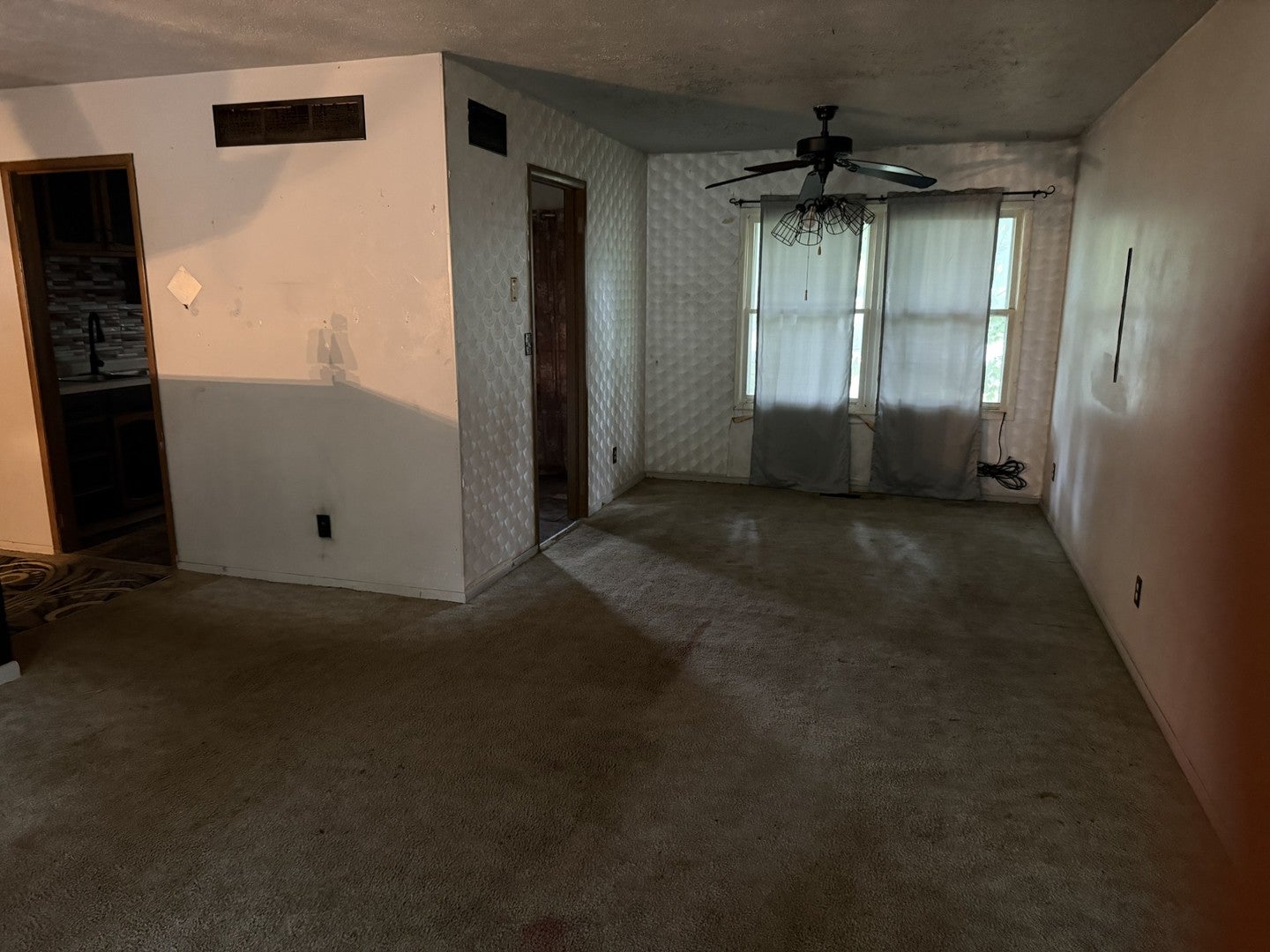 1405 Essex Court